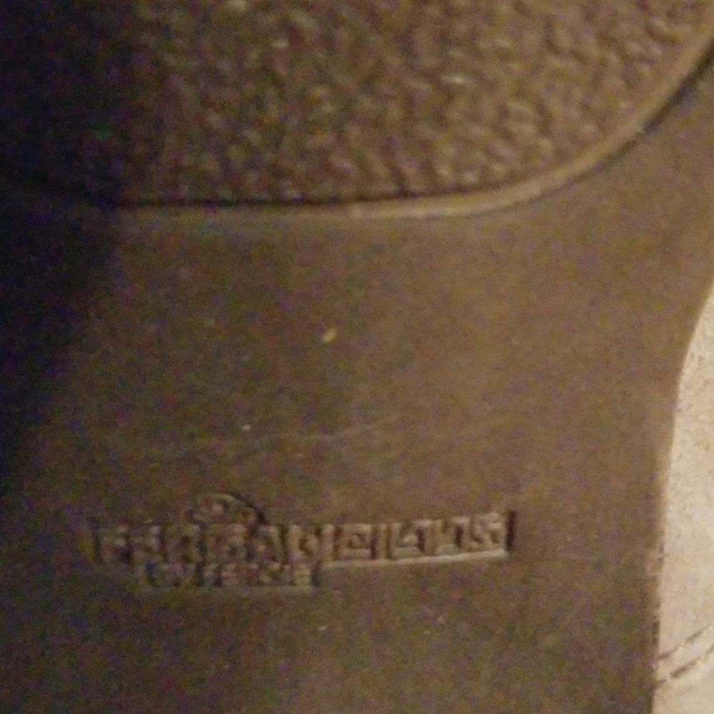 Boots - Picture 4 of 6